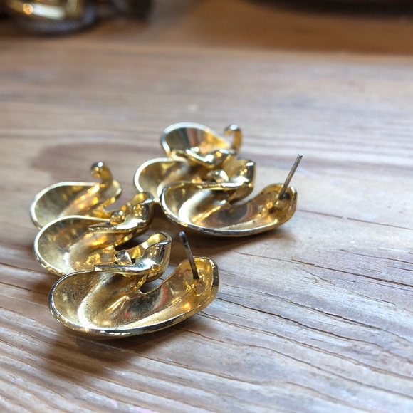 Vintage | Gold-tone Link Statement PiercedEarrings - Picture 6 of 7